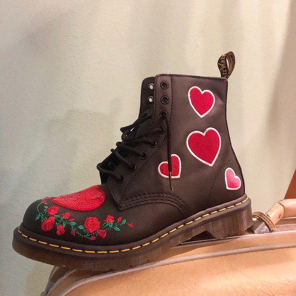Dr. Martens Shoes - Doc Martens